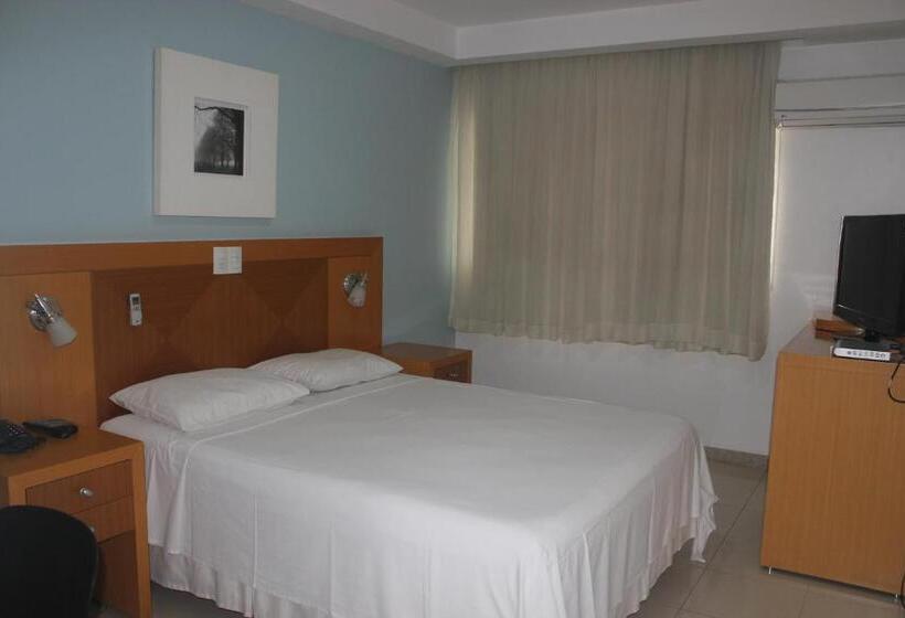 غرفة قياسية فردية, Pratti