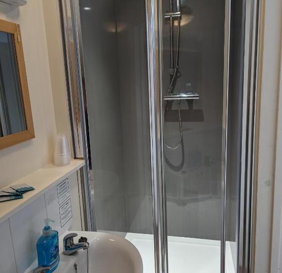 غرفة قياسية, Railway Inn