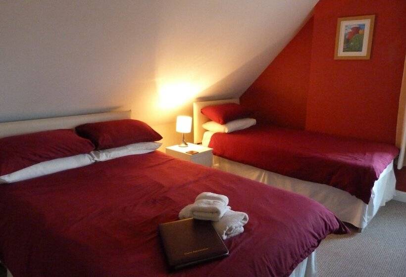 غرفة عائلية, Railway Inn