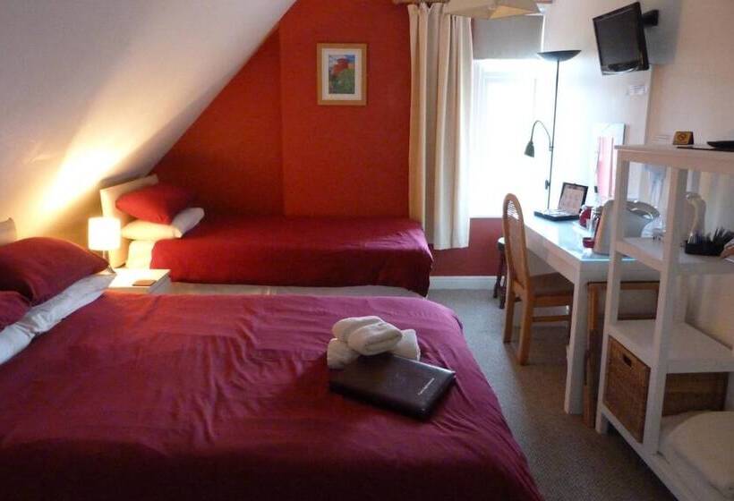 غرفة عائلية, Railway Inn