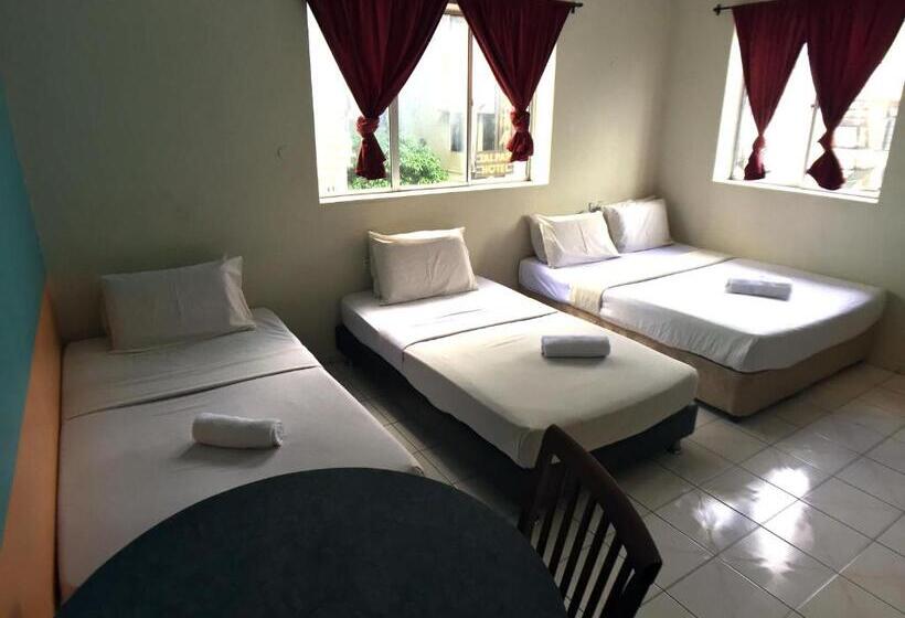 חדר משפחתי, Abell Residence