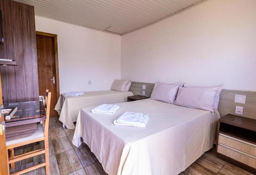 Üç Kişilik Standart Oda, Alegrete