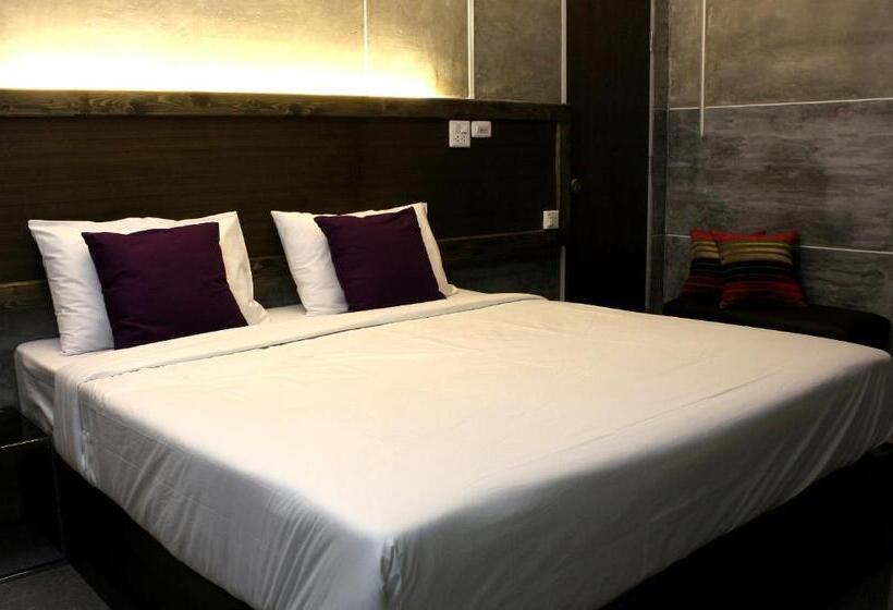 اتاق سوپریور با تخت بزرگ, Bangkok 68