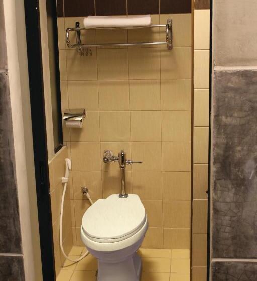 اتاق سوپریور سه تخته, Bangkok 68