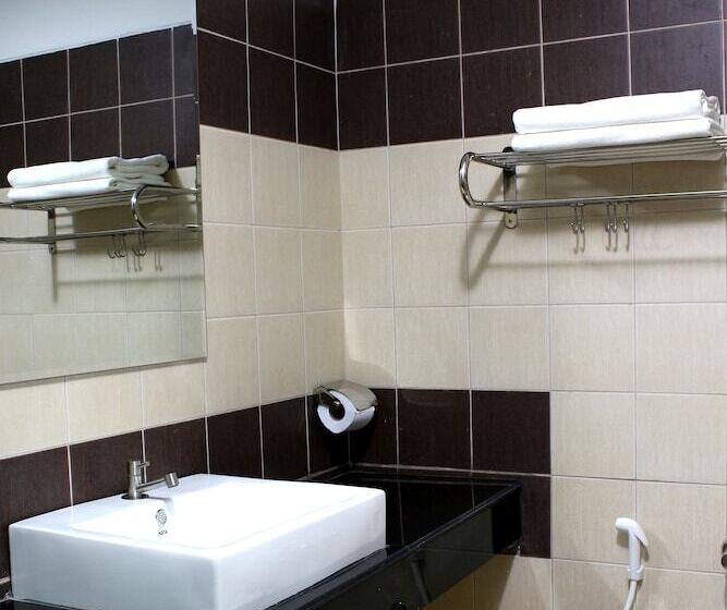 اتاق سوپریور با تخت بزرگ, Bangkok 68