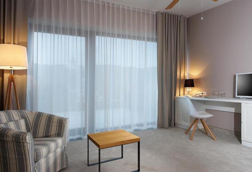 סוויטה עם מרפסת, Cihelny Golf & Wellness Resort