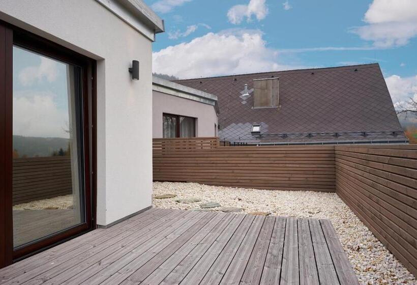 סוויטה עם מרפסת, Cihelny Golf & Wellness Resort