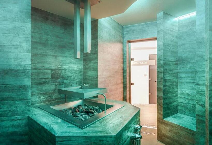 带观景的高级间, Cihelny Golf & Wellness Resort