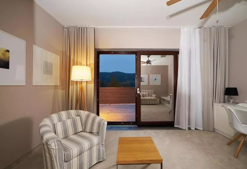 ゴルフビュースーペリアールーム, Cihelny Golf & Wellness Resort