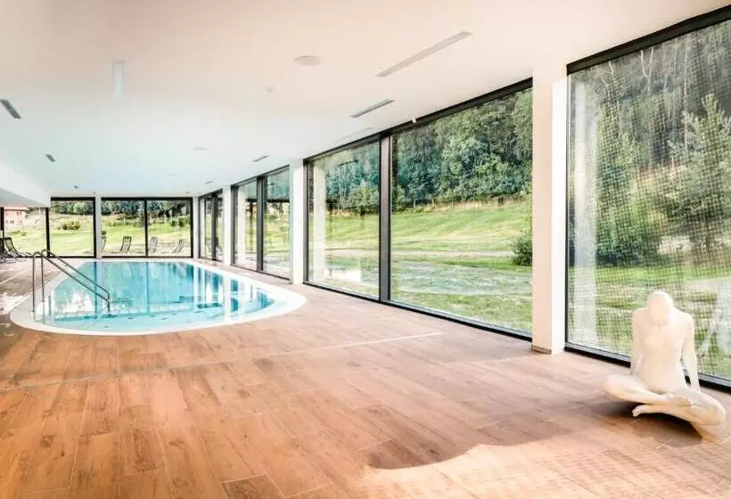 ゴルフビュースーペリアールーム, Cihelny Golf & Wellness Resort