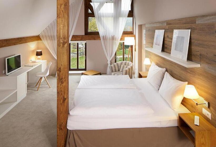 סוויטת ג'וניור, Cihelny Golf & Wellness Resort