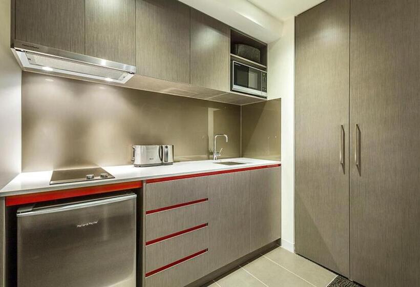 스탠다드 스튜디오, Corporate Living Accommodation Abbotsford
