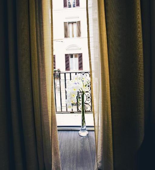 اتاق لوکس, Corso 12  Roma