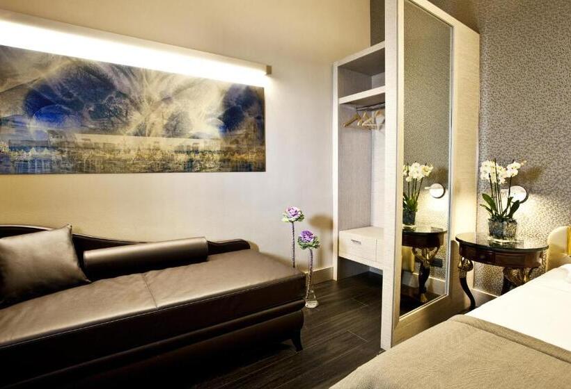 اتاق لوکس سه تخته, Corso 12  Roma