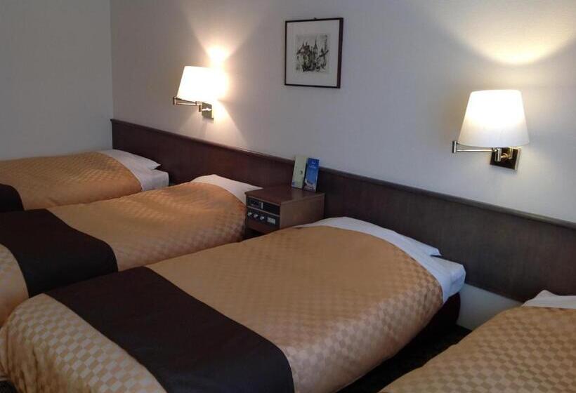 غرفة قياسية رباعية, Edel Warme