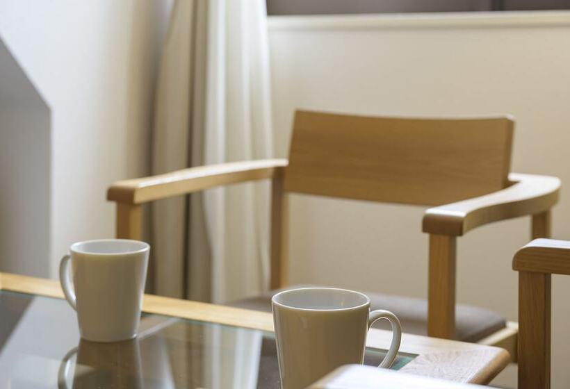 غرفة قياسية, Edel Warme