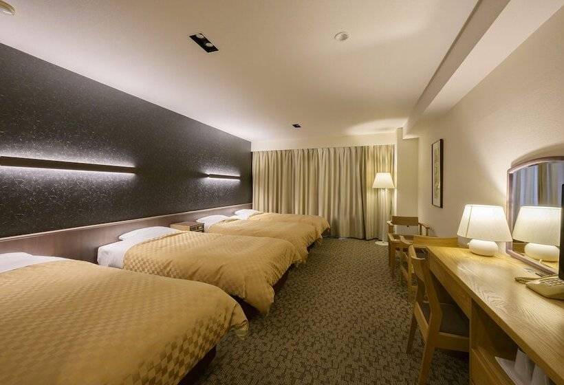 غرفة قياسية رباعية, Edel Warme