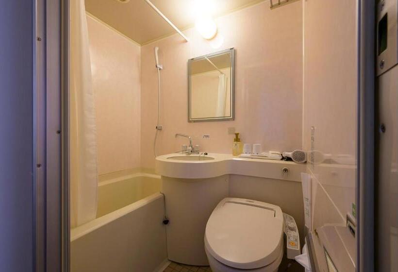 غرفة قياسية رباعية, Edel Warme