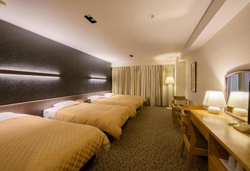 غرفة قياسية رباعية, Edel Warme