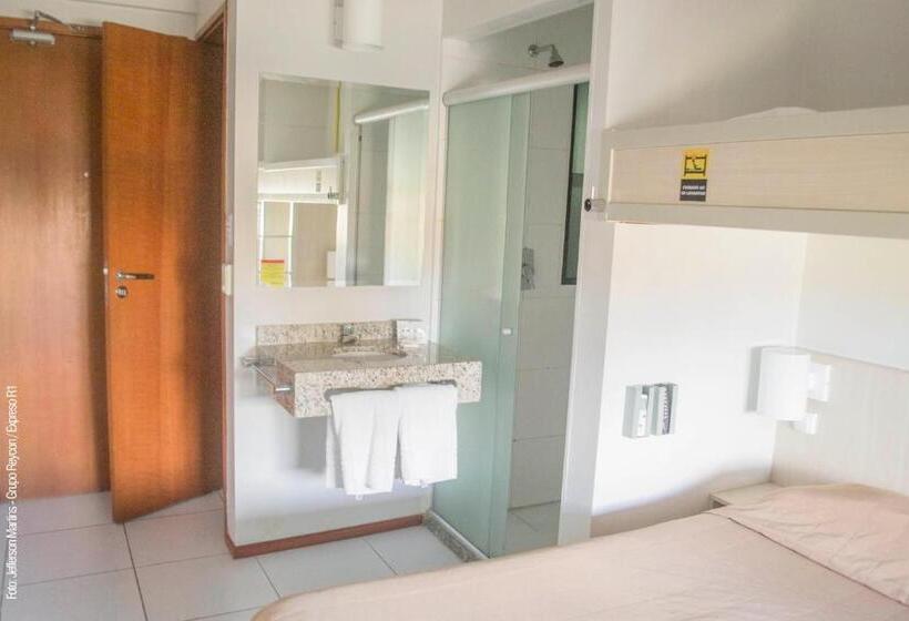 标准三人间, Expresso R1