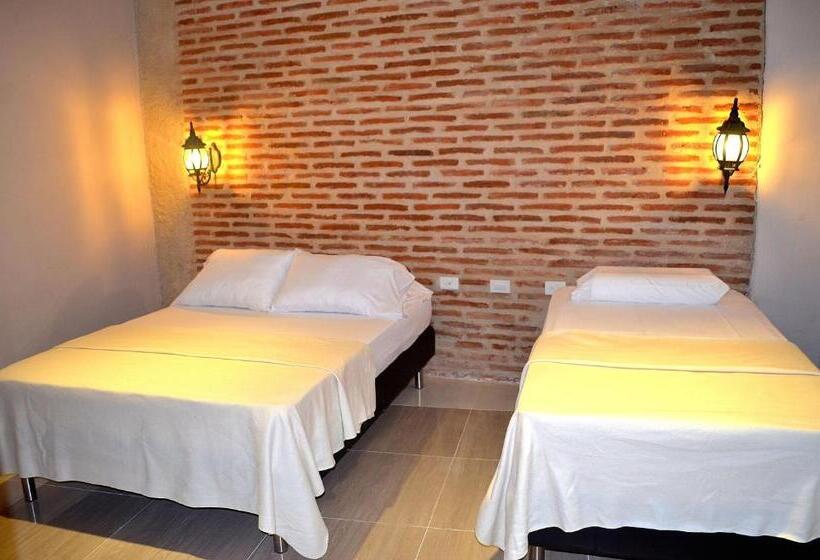 اتاق لوکس سه تخته, Galeria La Trinidad