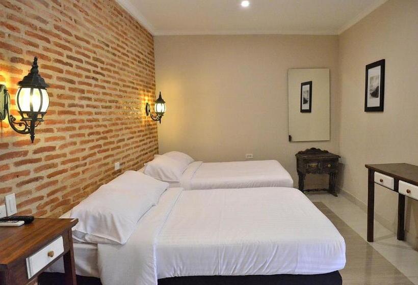Трехместный Номер Deluxe, Galeria La Trinidad