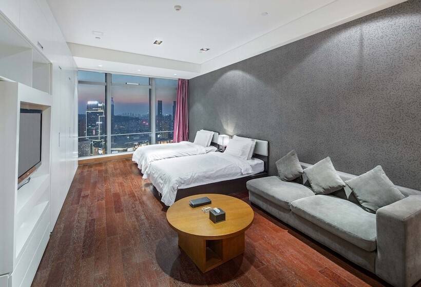 Номер Deluxe, Grand Madison Qingdao Harbourview Central（former Qingdao Farglory ）