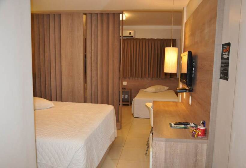 豪华三人间, Indaia Park