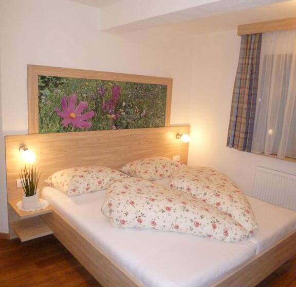 חדר קומפורט, Mair