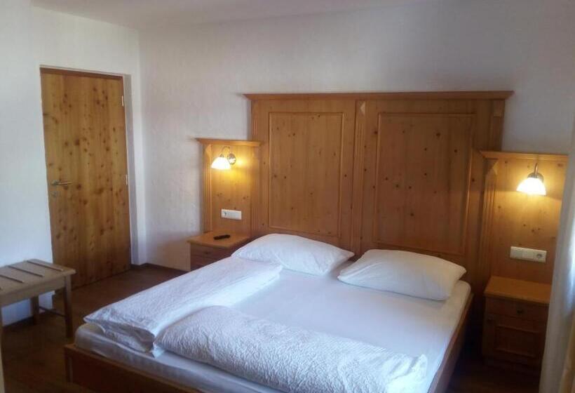 חדר סטנדרט עם מרפסת, Mair