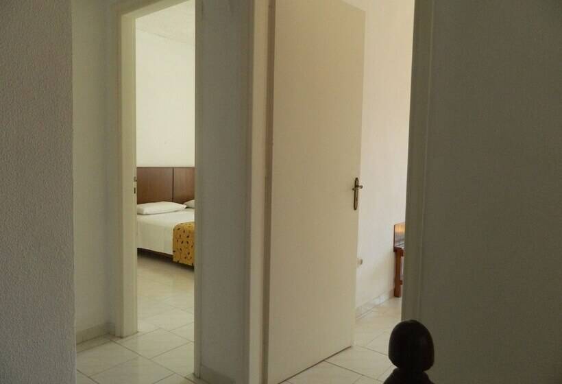 חדר דופלקס, Marou