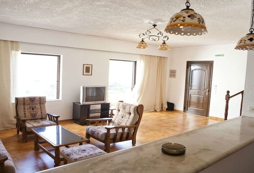 חדר דופלקס, Marou