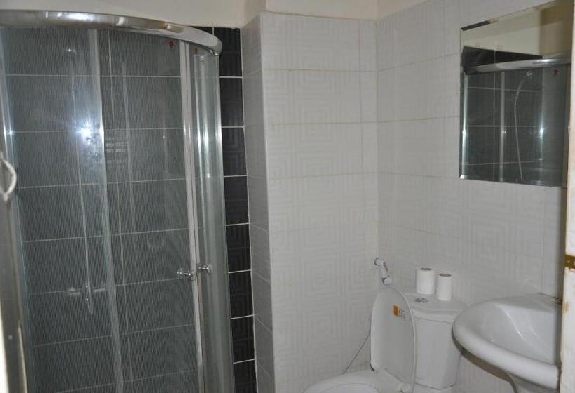 اتاق استاندارد سه نفره, New Park