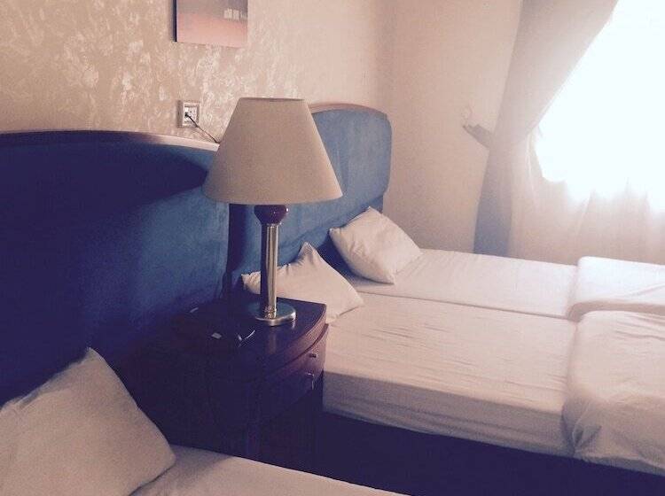 اتاق استاندارد چهار تخته, New Park