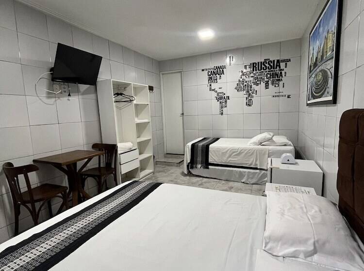 이코노이 4인룸, Pousada Praia Boa Viagem