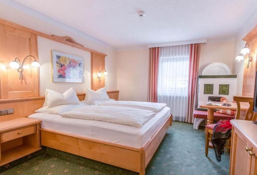 اتاق استاندارد با بالکن, Riedl