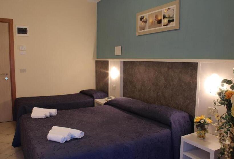 اتاق استاندارد سه نفره, Senyor