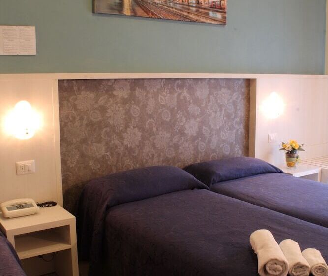 اتاق استاندارد سه نفره, Senyor