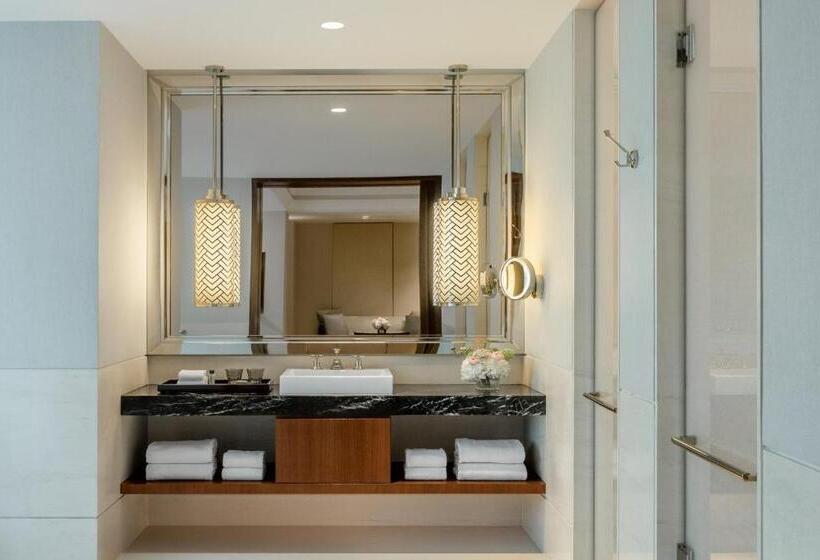 اتاق لوکس با تخت بزرگ, The Capitol Kempinski Hotel Singapore