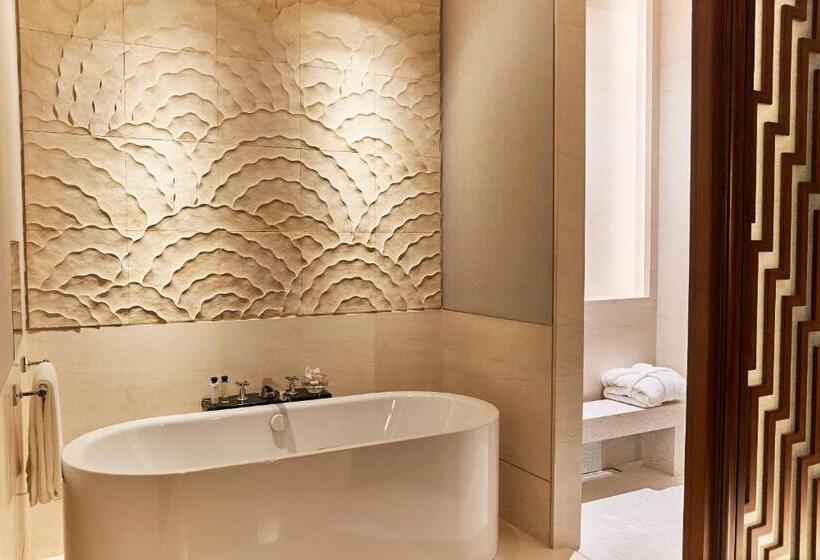 اتاق استاندارد با تخت بزرگ, The Capitol Kempinski Hotel Singapore