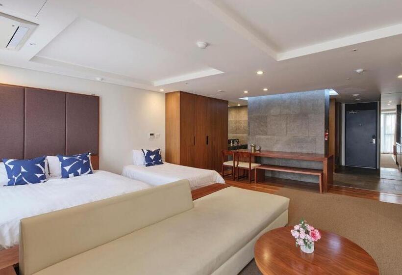 Family Suite, The Island Blue