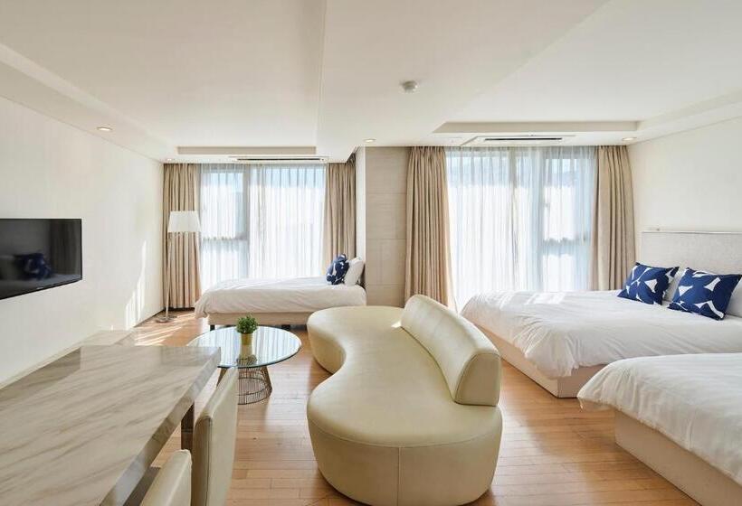 Family Suite, The Island Blue