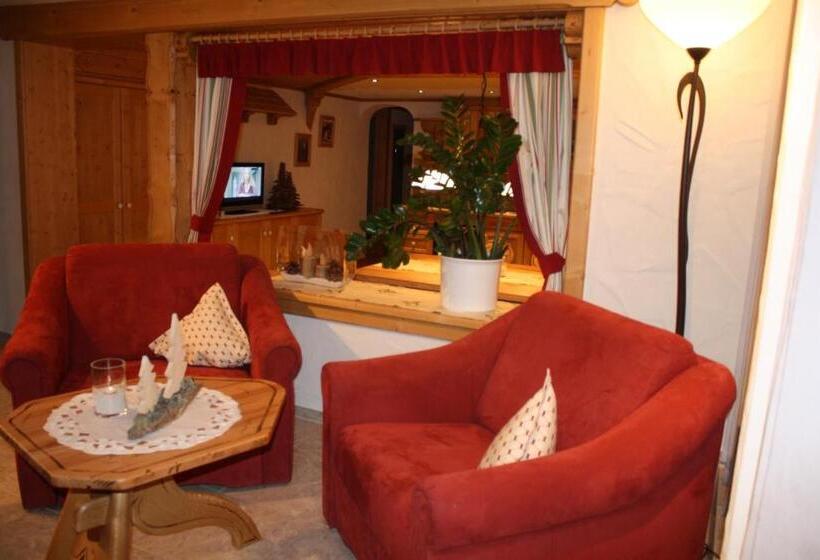 套房带泳池景, Genusshotel Vermala Montafon