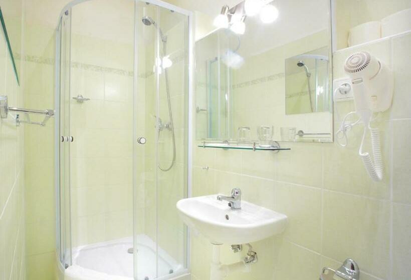 اتاق استاندارد چهار تخته, Wenceslas Square Hotel   Czech Leading Hotels