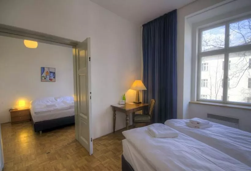 Standard Neljän Hengen Huone, Wenceslas Square Hotel Czech Leading Hotels