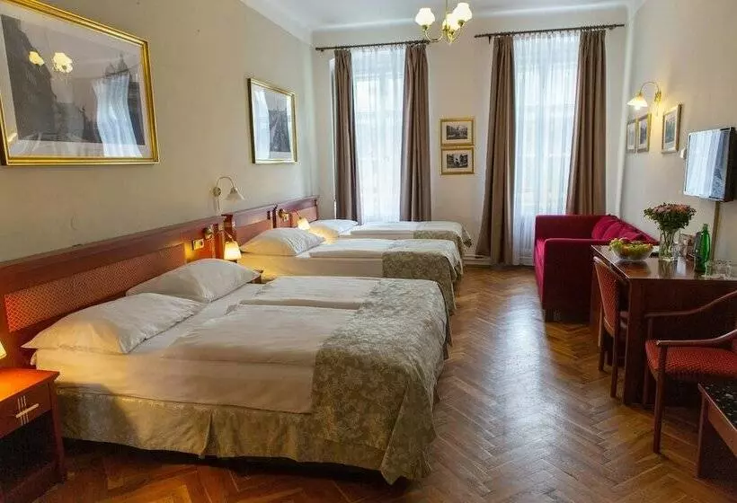 Standard Neljän Hengen Huone, Wenceslas Square Hotel Czech Leading Hotels