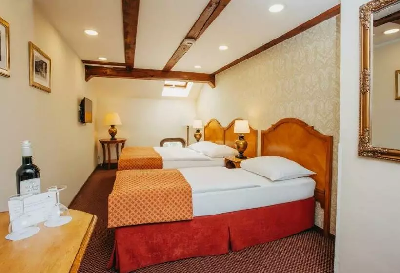 Standard Kolmen Hengen Huone, Wenceslas Square Hotel Czech Leading Hotels