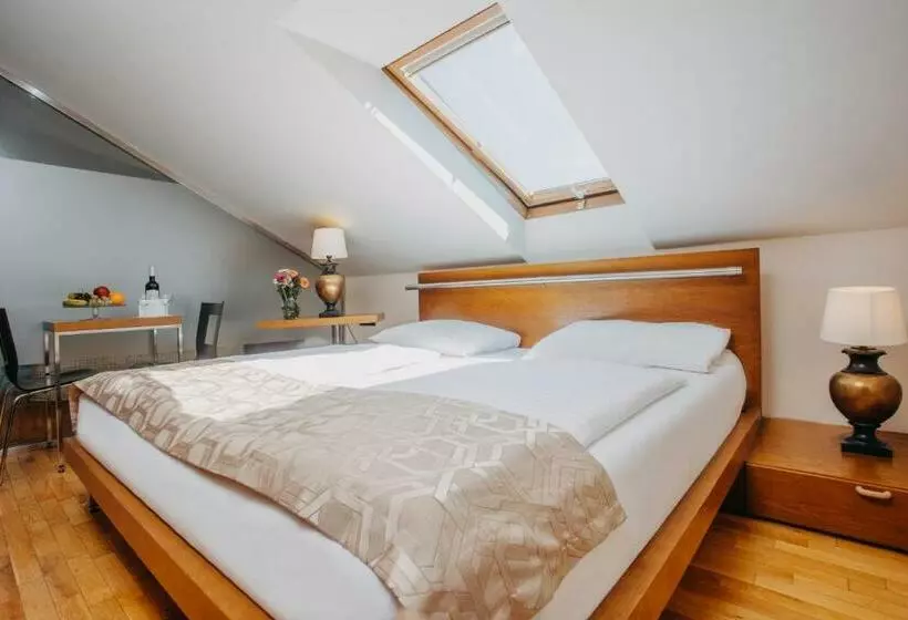 Standard Yhden Hengen Huone, Wenceslas Square Hotel Czech Leading Hotels