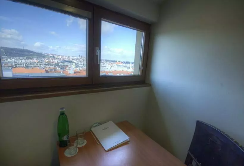 Standard Yhden Hengen Huone, Wenceslas Square Hotel Czech Leading Hotels