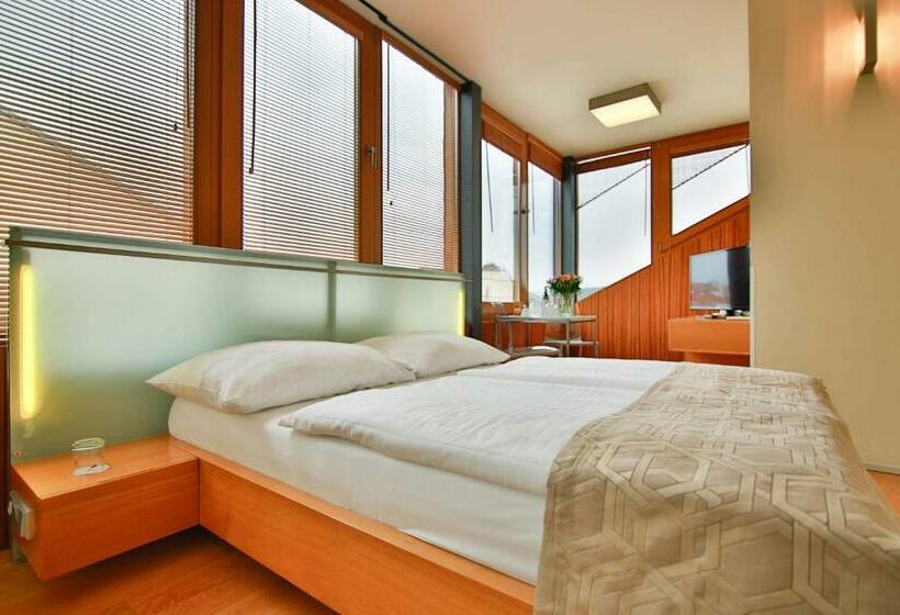 اتاق لوکس با چشم‌انداز, Wenceslas Square Hotel   Czech Leading Hotels